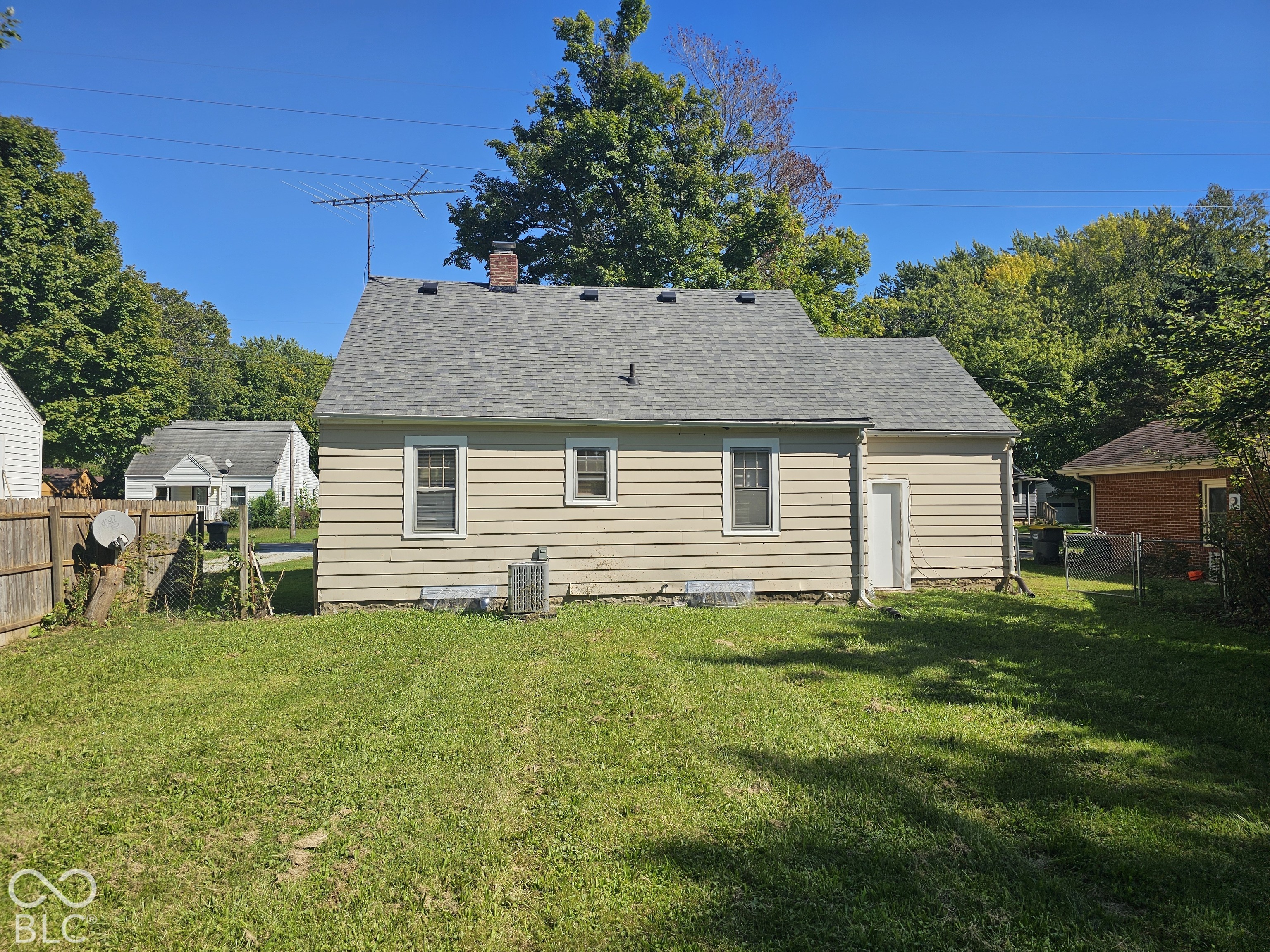 211 Nursery Road Anderson, IN 46012 - Photo 5 of 22 Gallery Image 5
