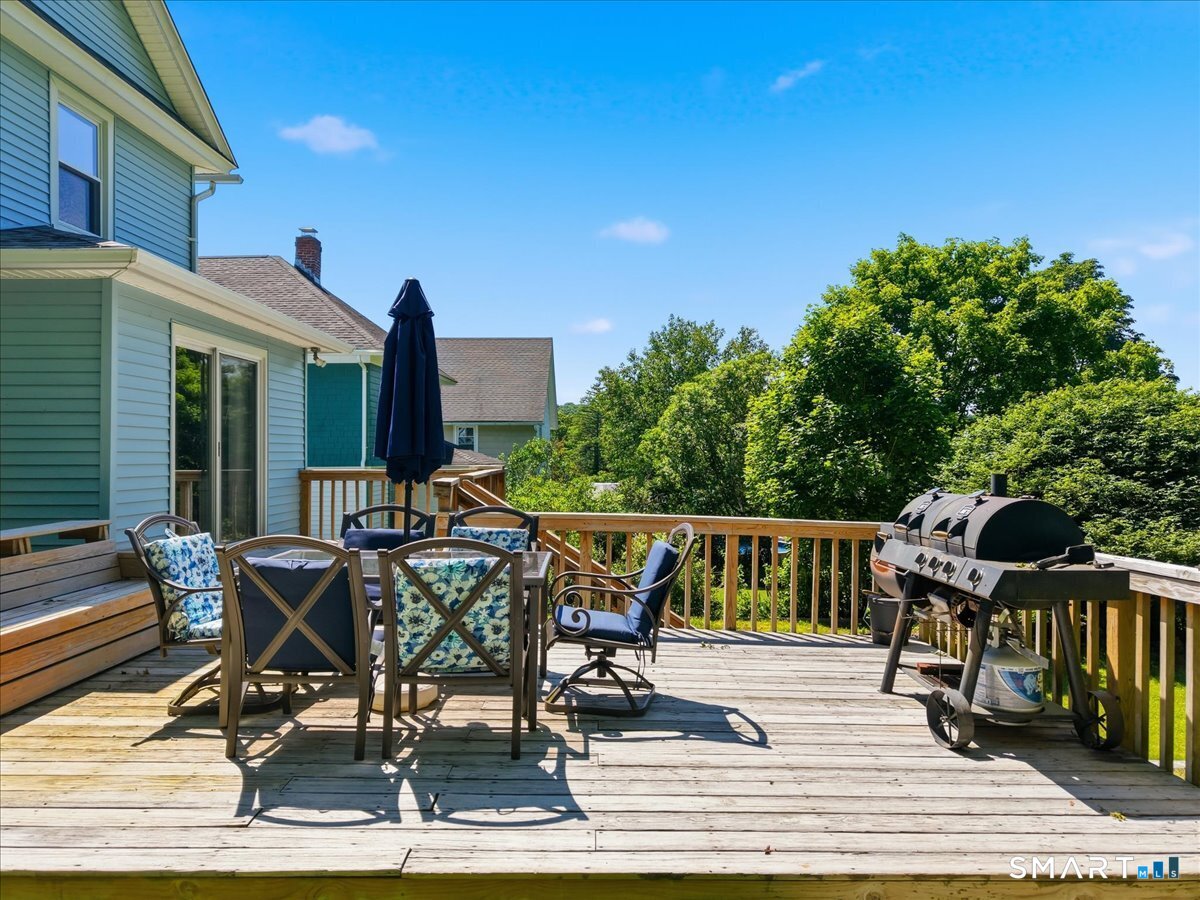 23 Sturtevant Avenue Norwich, CT 06360 - Photo 31 of 40