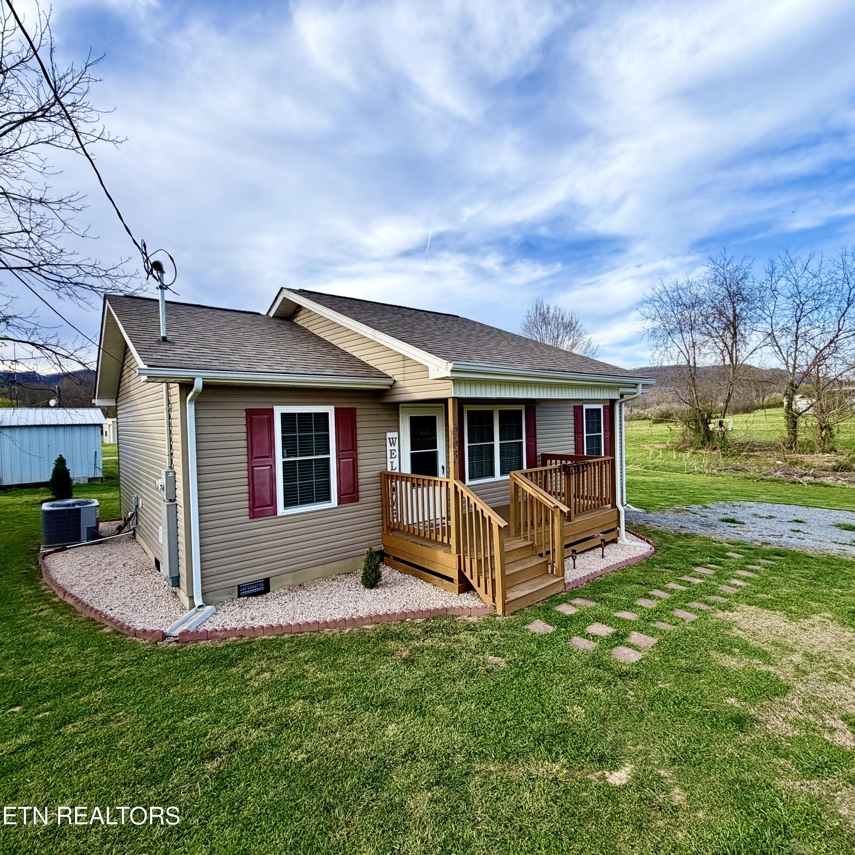 668 Town Creek Road Speedwell, TN 37870 - Photo 1 of 11 IMG_5130