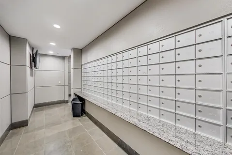$350,000 | 600 North Dearborn Street, Unit 1502, Chicago, IL 60654