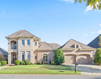 $725,900 | 203 Rue De Chambery, Broussard, LA 70518