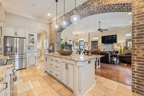 $725,900 | 203 Rue De Chambery, Broussard, LA 70518