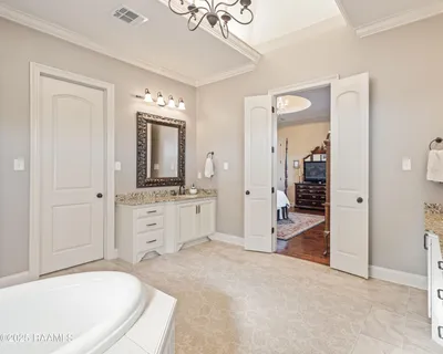 $725,900 | 203 Rue De Chambery, Broussard, LA 70518