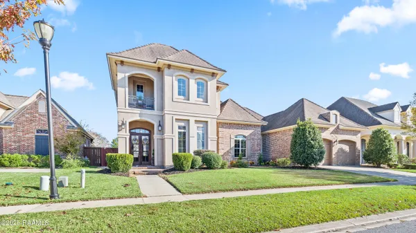 $744,900 | 203 Rue De Chambery, Broussard, LA 70518