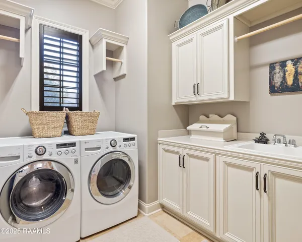 $744,900 | 203 Rue De Chambery, Broussard, LA 70518