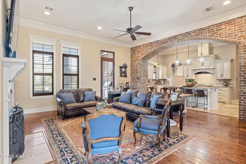 $725,900 | 203 Rue De Chambery, Broussard, LA 70518