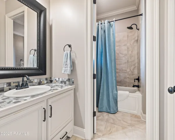 $744,900 | 203 Rue De Chambery, Broussard, LA 70518