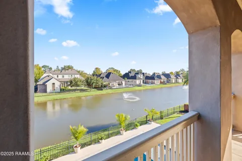$725,900 | 203 Rue De Chambery, Broussard, LA 70518