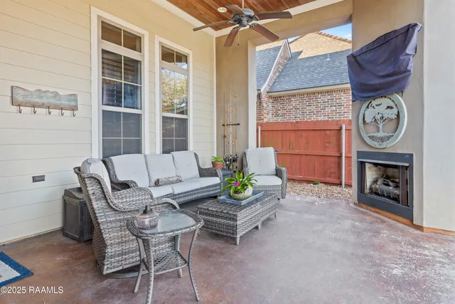 $744,900 | 203 Rue De Chambery, Broussard, LA 70518