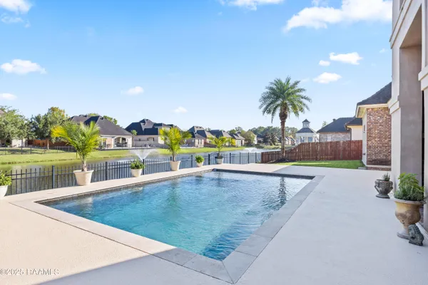 $744,900 | 203 Rue De Chambery, Broussard, LA 70518