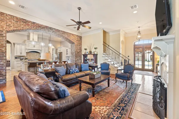 $744,900 | 203 Rue De Chambery, Broussard, LA 70518