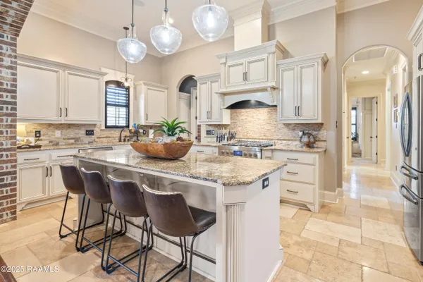 $744,900 | 203 Rue De Chambery, Broussard, LA 70518