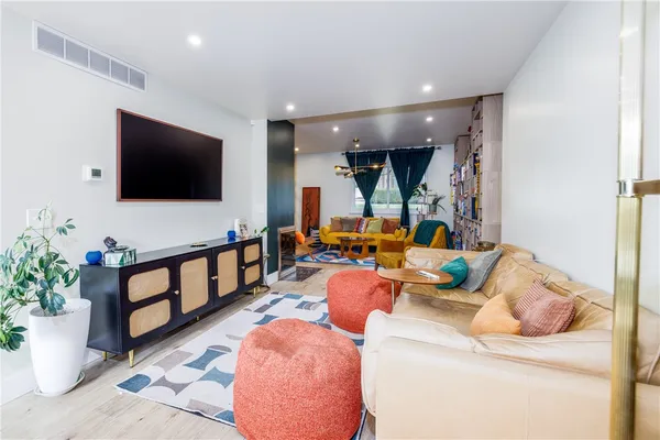 $259,900 | 143 New Wickham Drive, Penfield, NY 14526