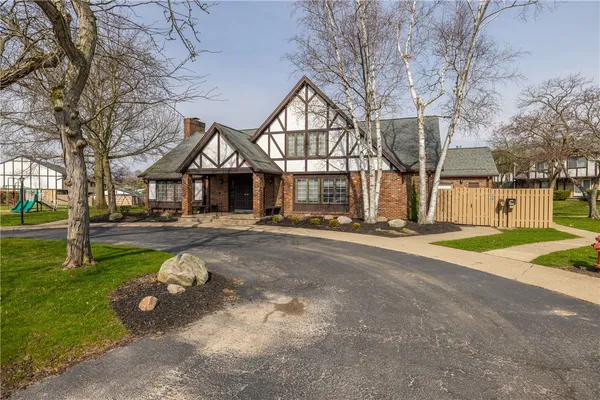 $259,900 | 143 New Wickham Drive, Penfield, NY 14526