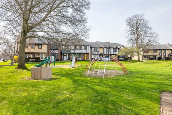 $259,900 | 143 New Wickham Drive, Penfield, NY 14526