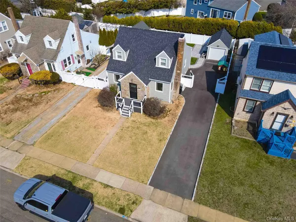$749,999 | 2381 Yorktown Street, Oceanside, NY 11572