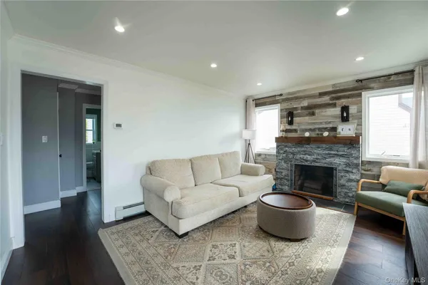 $749,999 | 2381 Yorktown Street, Oceanside, NY 11572