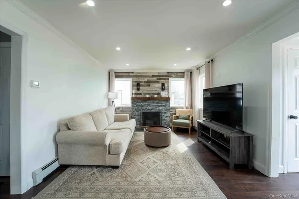 $749,999 | 2381 Yorktown Street, Oceanside, NY 11572