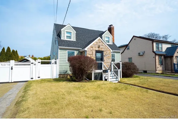 $749,999 | 2381 Yorktown Street, Oceanside, NY 11572