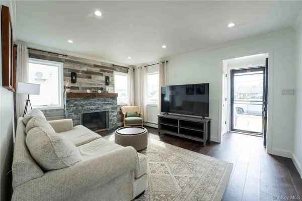 $749,999 | 2381 Yorktown Street, Oceanside, NY 11572