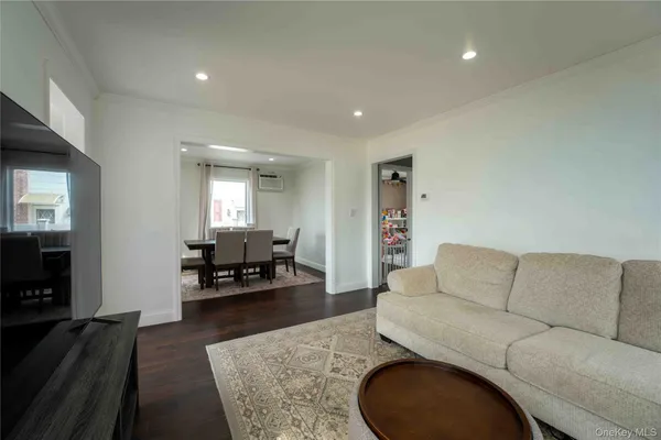 $749,999 | 2381 Yorktown Street, Oceanside, NY 11572