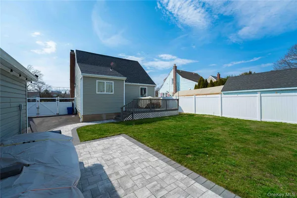 $749,999 | 2381 Yorktown Street, Oceanside, NY 11572