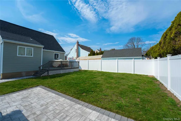 $749,999 | 2381 Yorktown Street, Oceanside, NY 11572