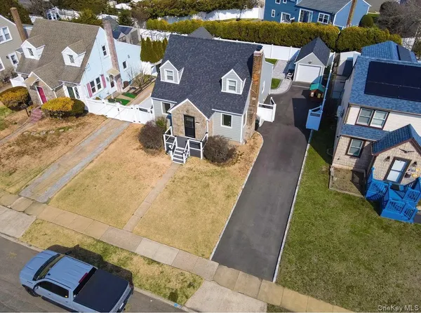 $749,999 | 2381 Yorktown Street, Oceanside, NY 11572