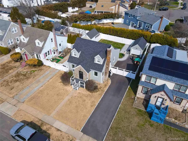 $749,999 | 2381 Yorktown Street, Oceanside, NY 11572