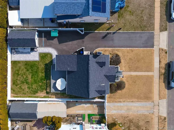 $749,999 | 2381 Yorktown Street, Oceanside, NY 11572