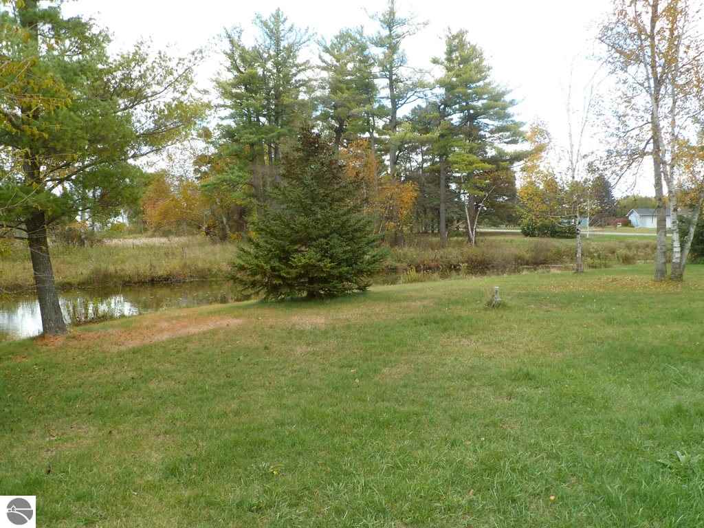 601 East Blanchard Road Shepherd, MI 48883 - Photo 13 of 15 1777889-12.JPG