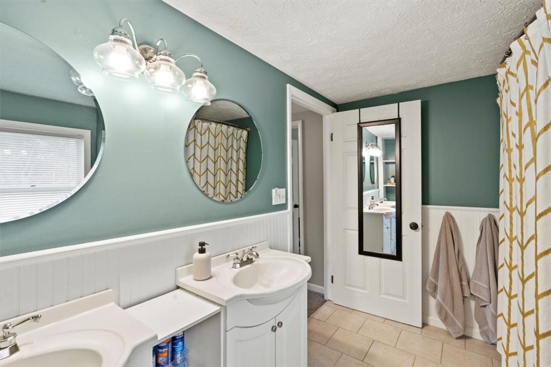 2989 Lyell Road Gates, NY 14606 - Photo 17 of 32