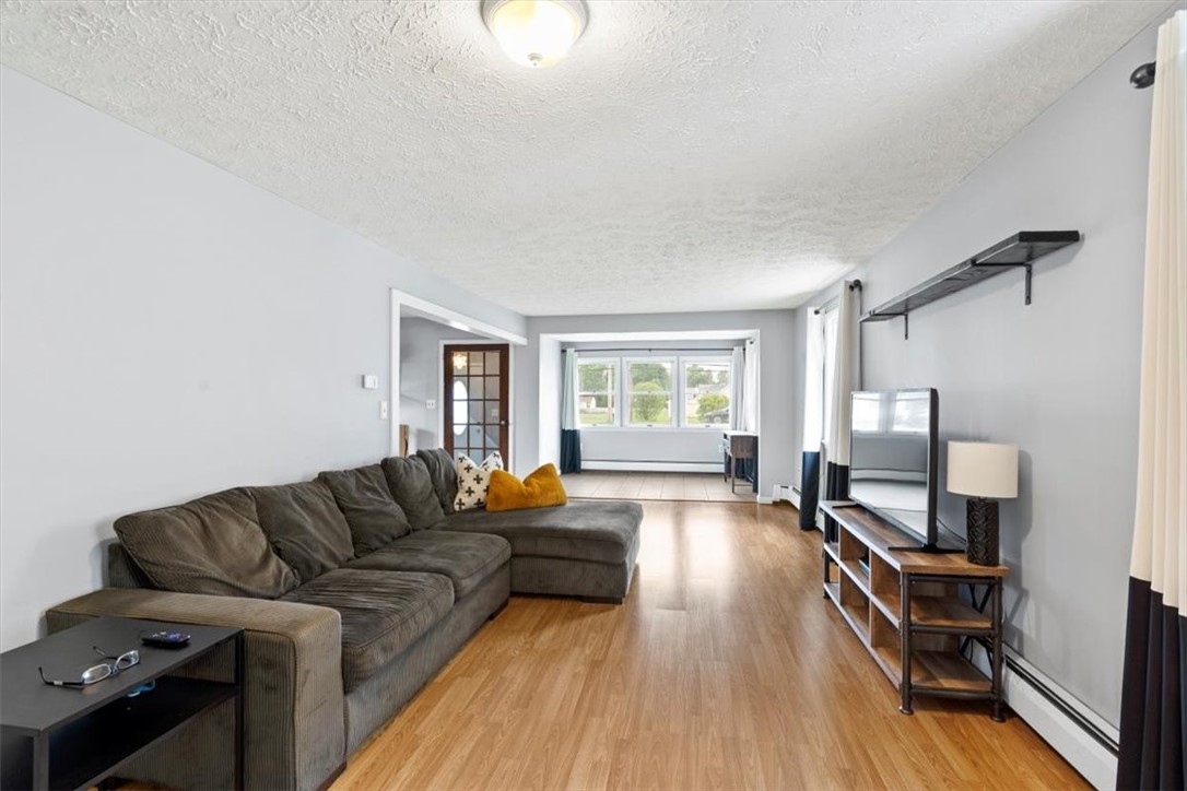 2989 Lyell Road Gates, NY 14606 - Photo 7 of 32