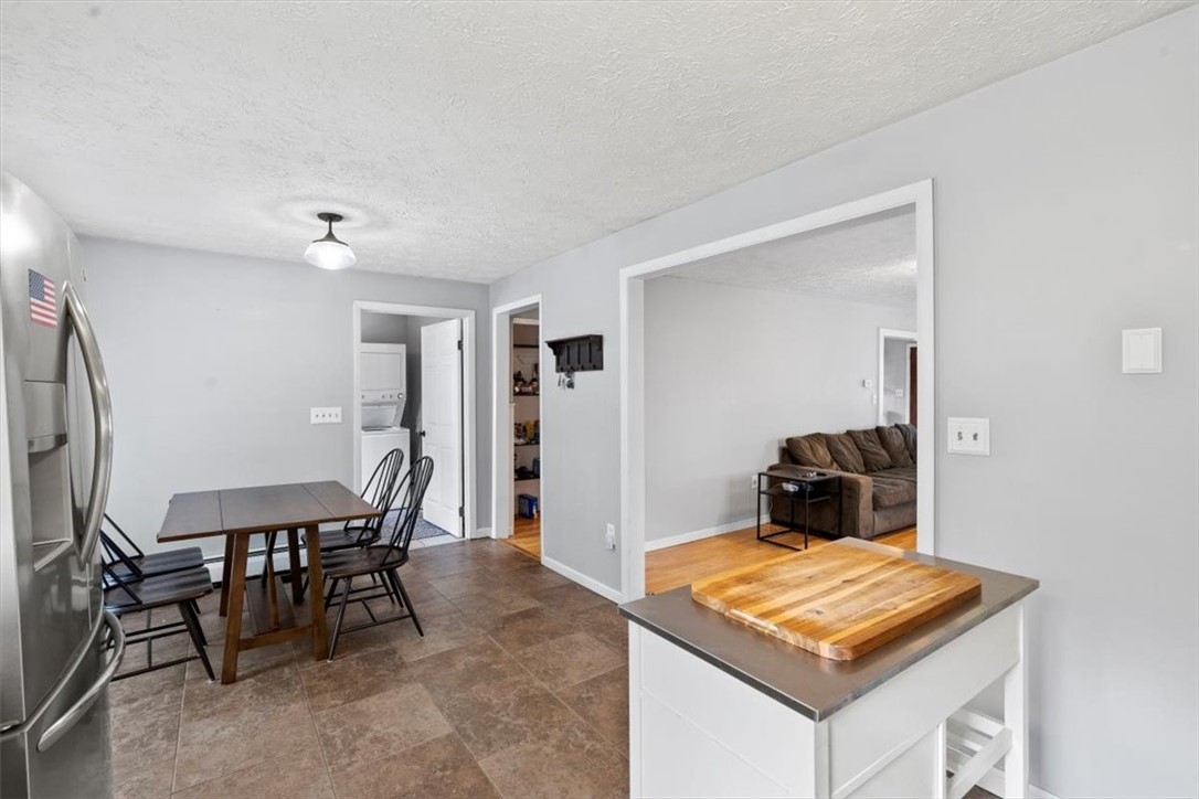 2989 Lyell Road Gates, NY 14606 - Photo 10 of 32