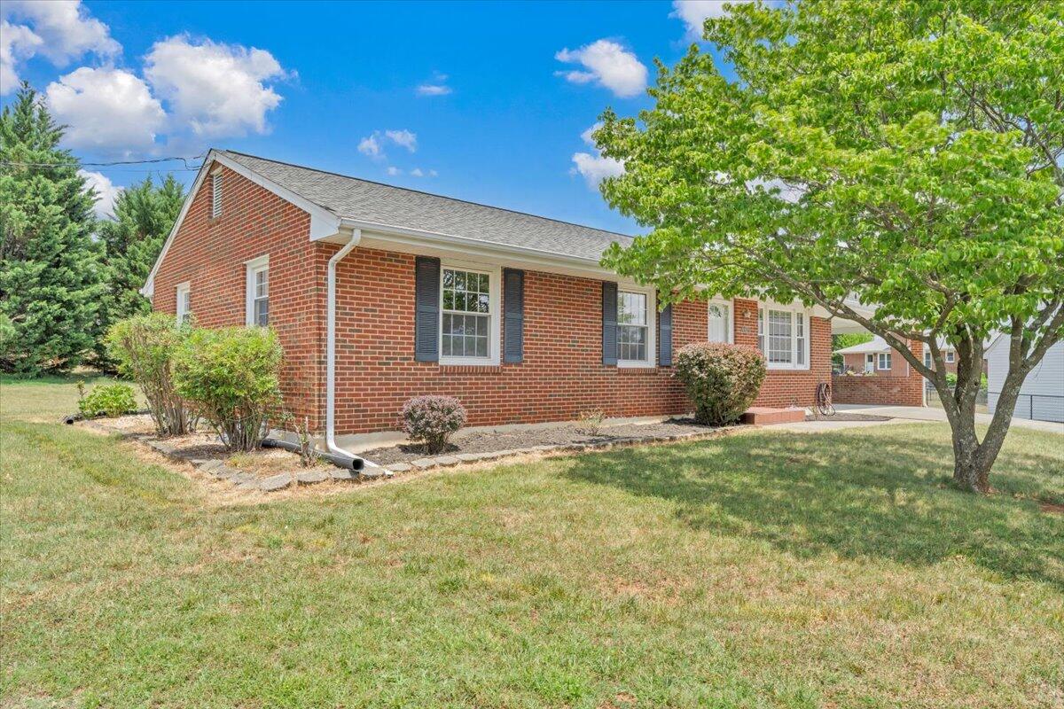 409 Decatur Circle Salem, VA 24153 - Photo 40 of 47 40-MIB06396