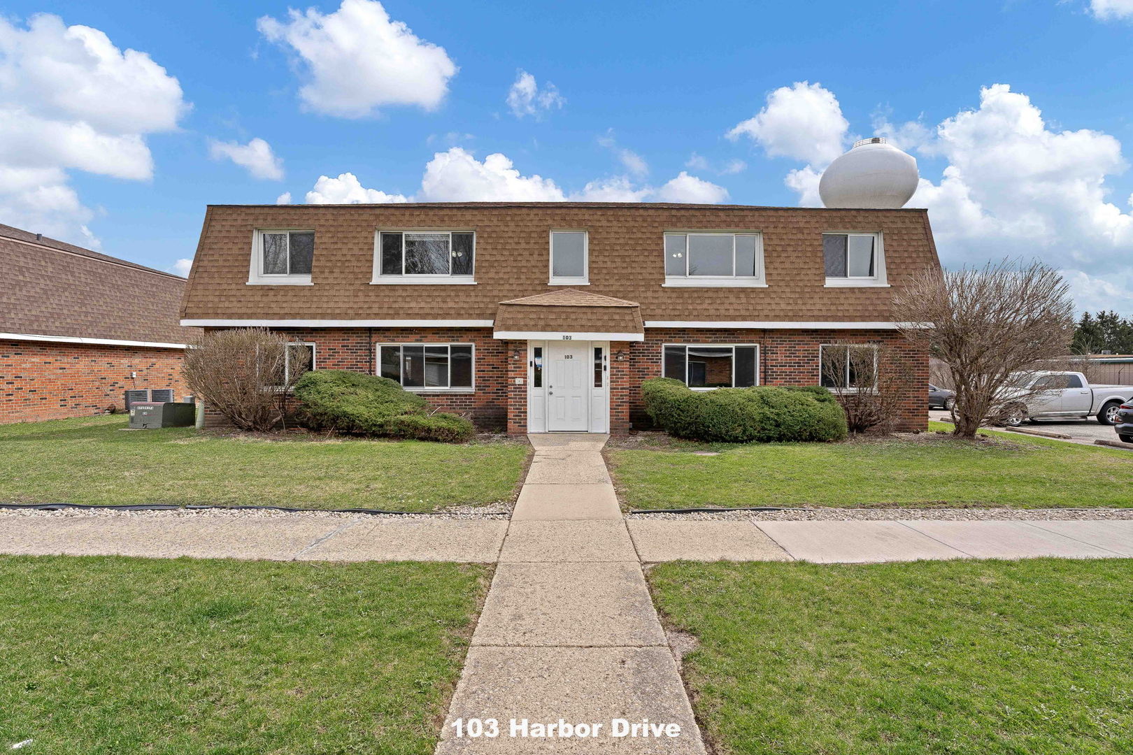 103 Harbor Drive, Unit A Oswego, IL 60543 - Photo 1 of 15