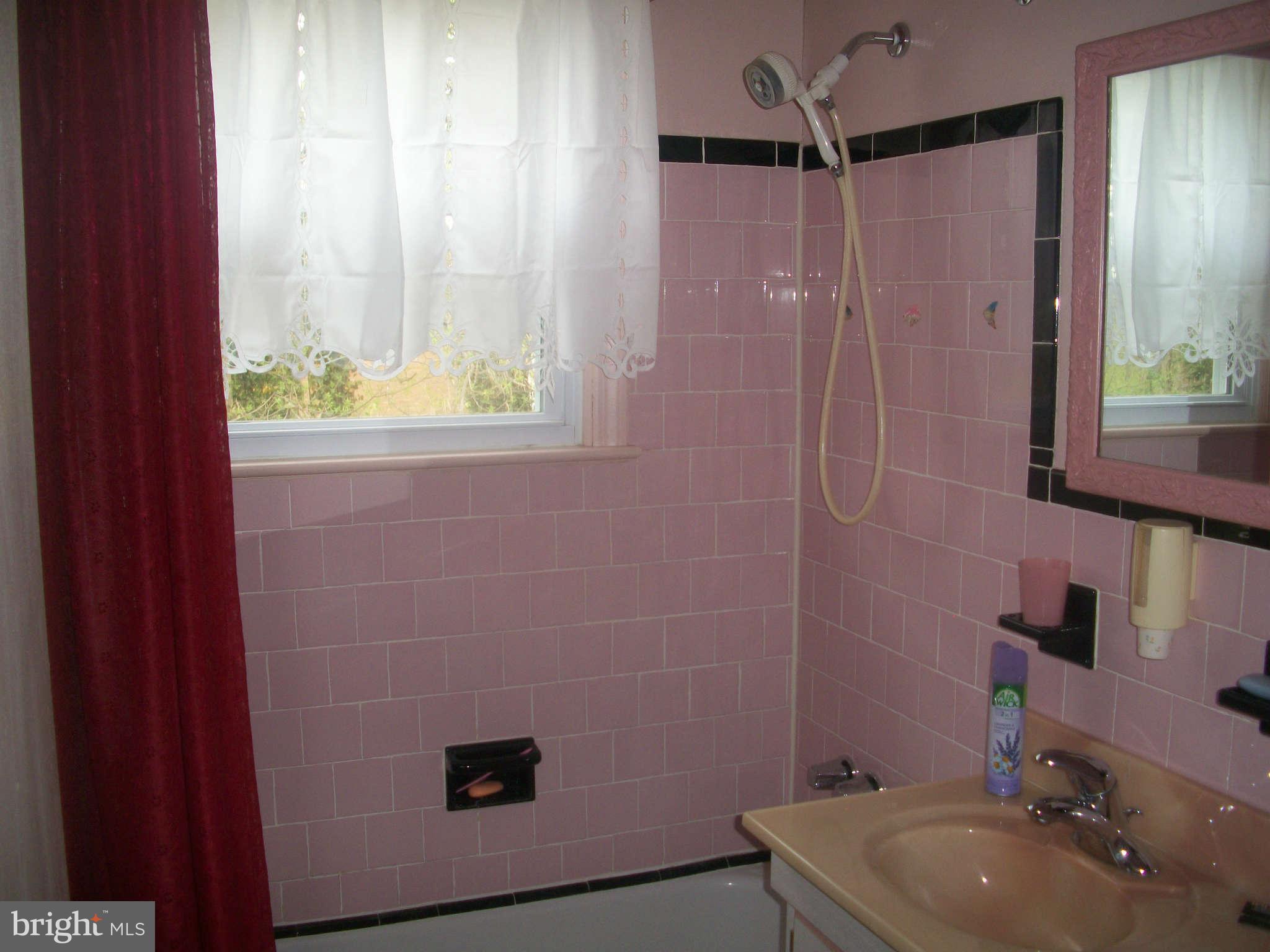 6712 Stanton Road Hyattsville, MD 20784 - Photo 8 of 12 Bath