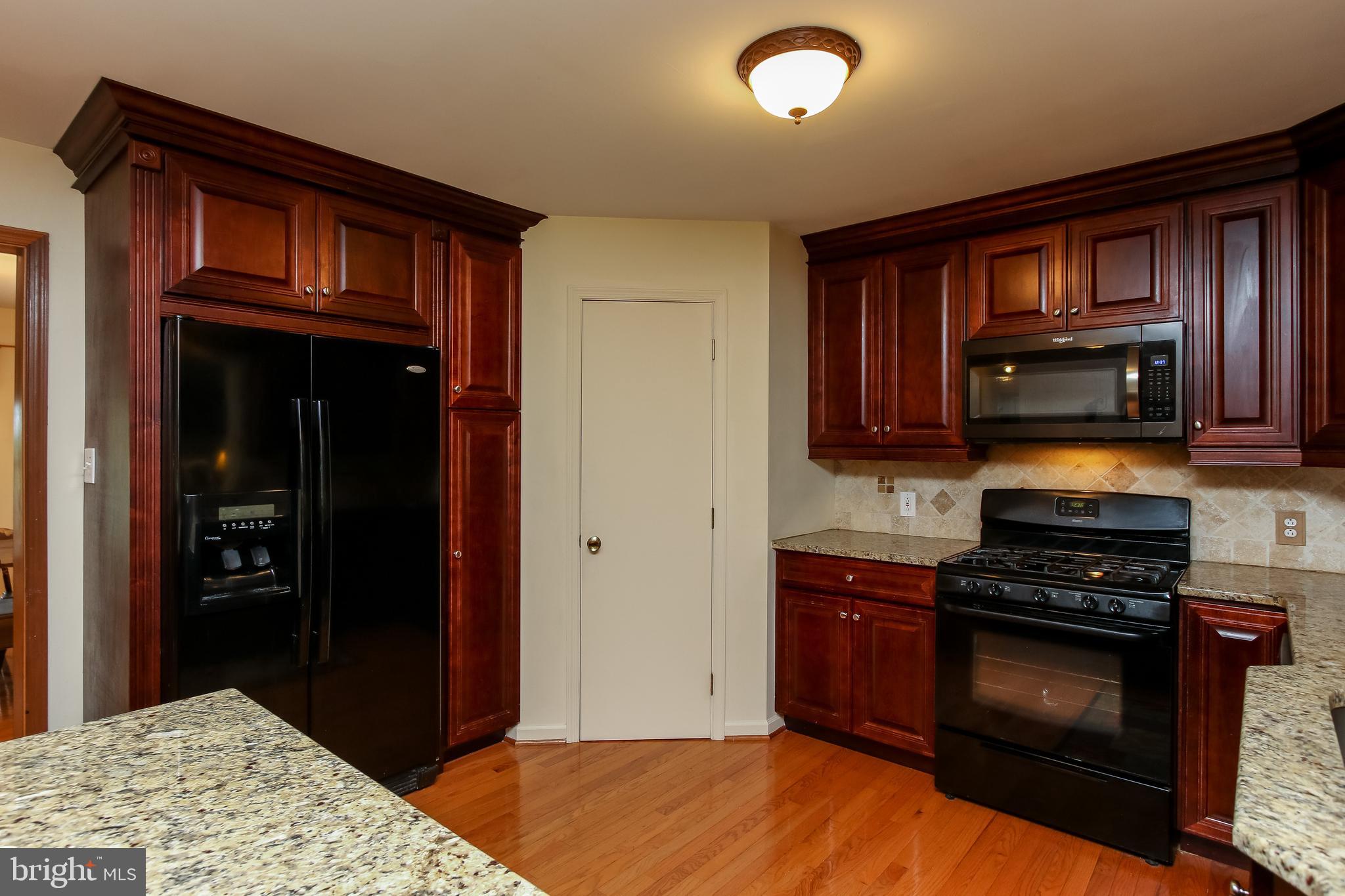 711 North Gorsuch Road Westminster, MD 21157 - Photo 14 of 55 Soft close drawers, pull-out shelves, gas stove...