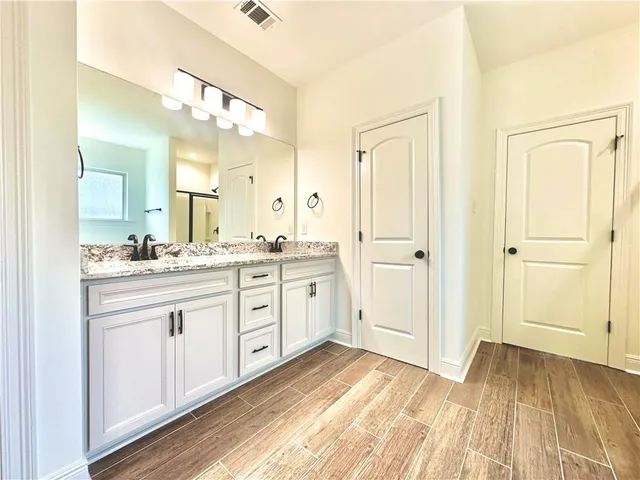 $2,600 | 42568 Wynstone Drive, Prairieville, LA 70769