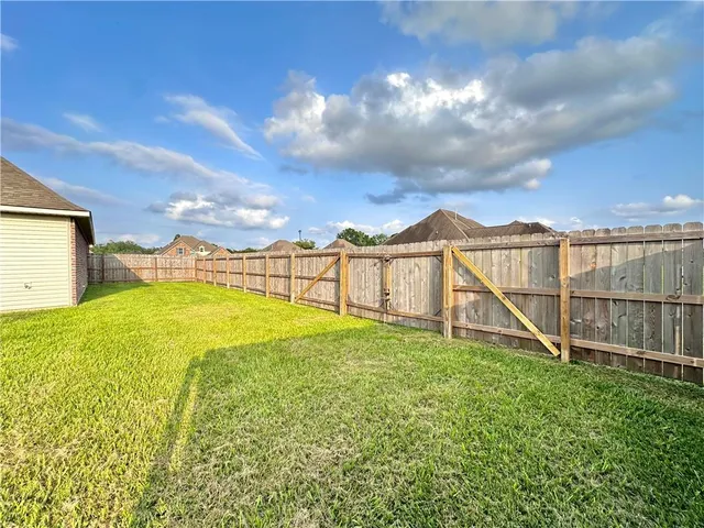 $2,600 | 42568 Wynstone Drive, Prairieville, LA 70769