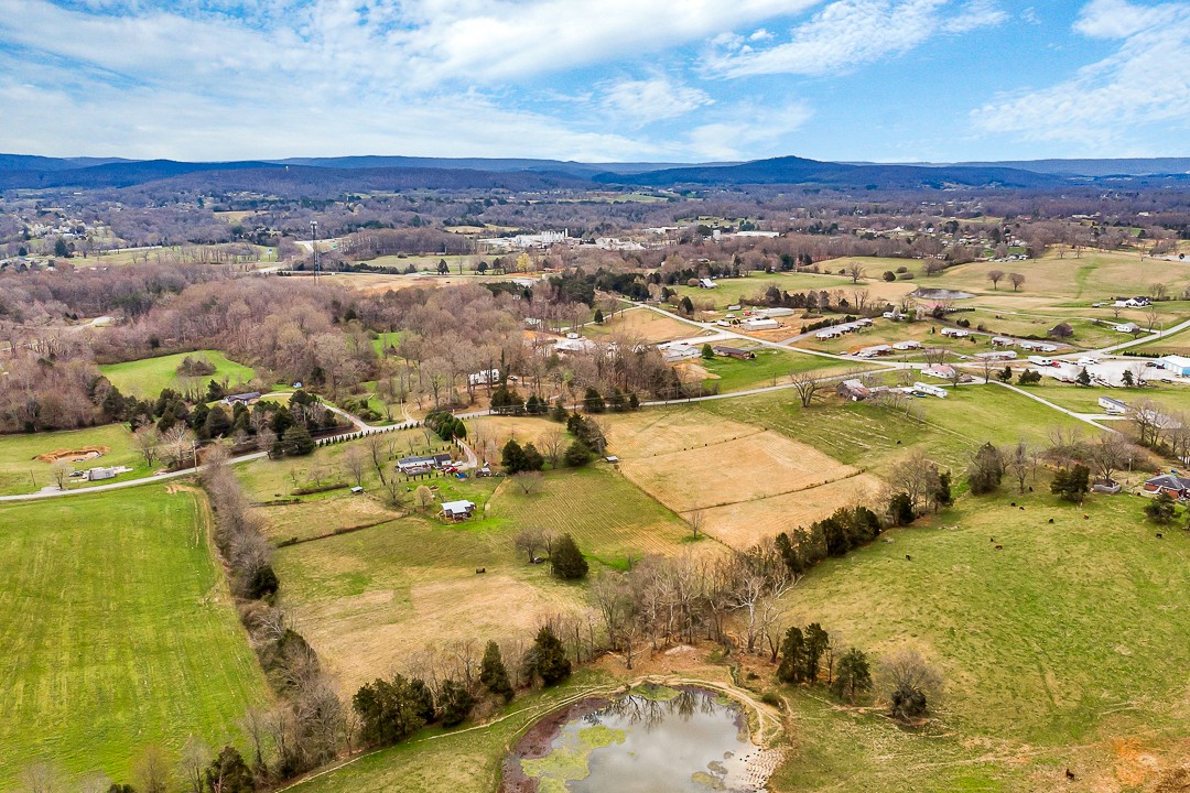 628 Sullivan Knowles Road Sparta, TN 38583 - Photo 12 of 50 Gallery Image 12