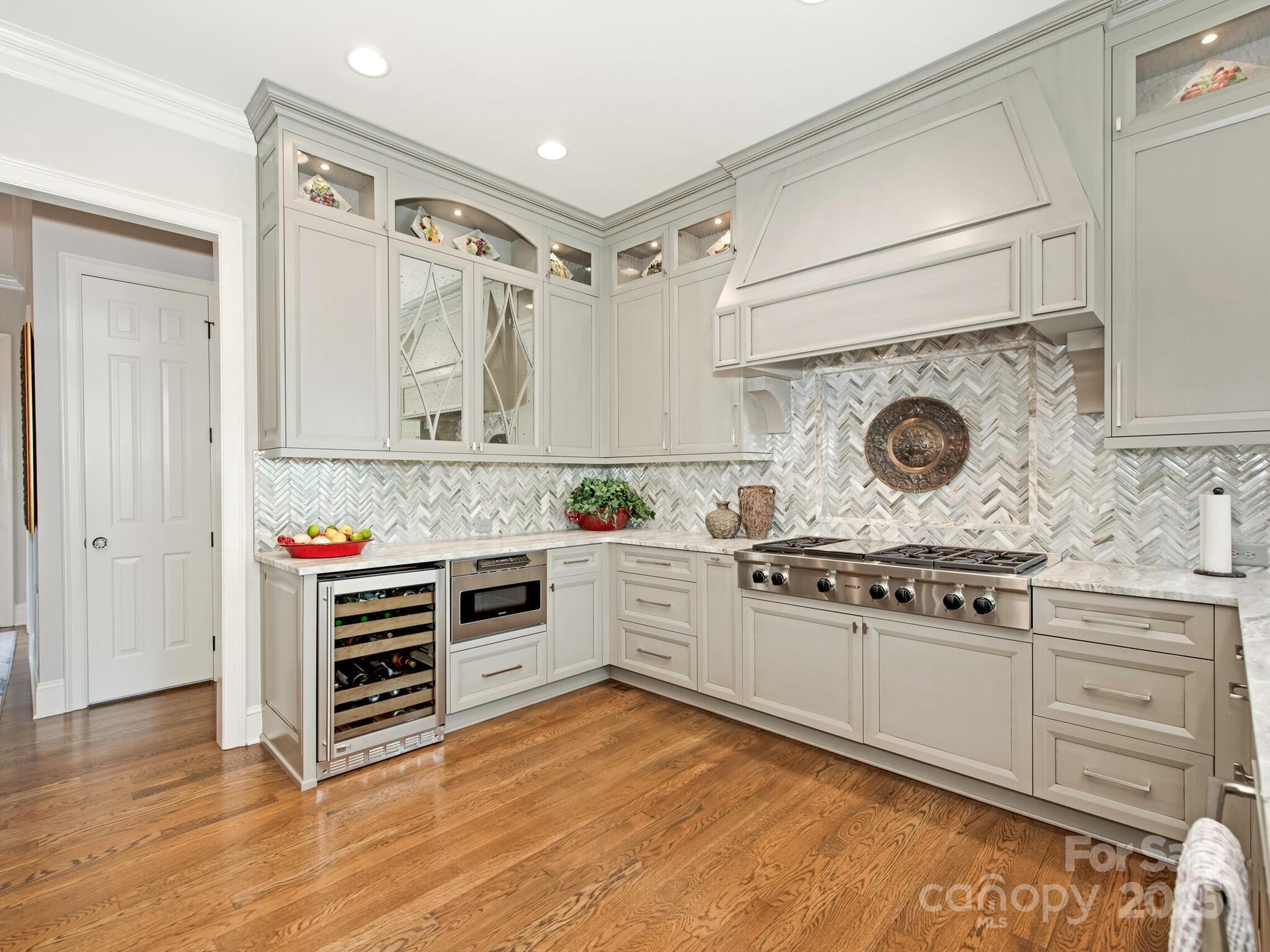 2021 Coniston Place Charlotte, NC 28207 - Photo 8 of 42