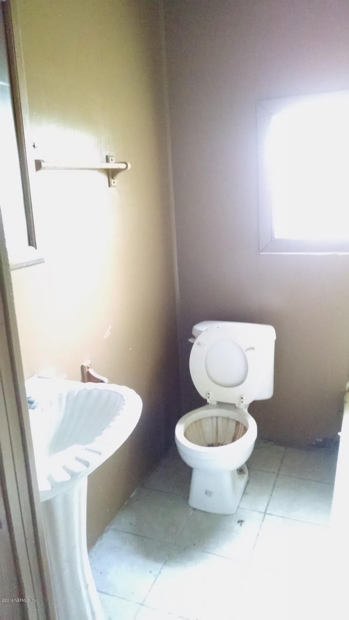 47 Limann Road Jacksonville, FL 32234 - Photo 4 of 19 bathroom A