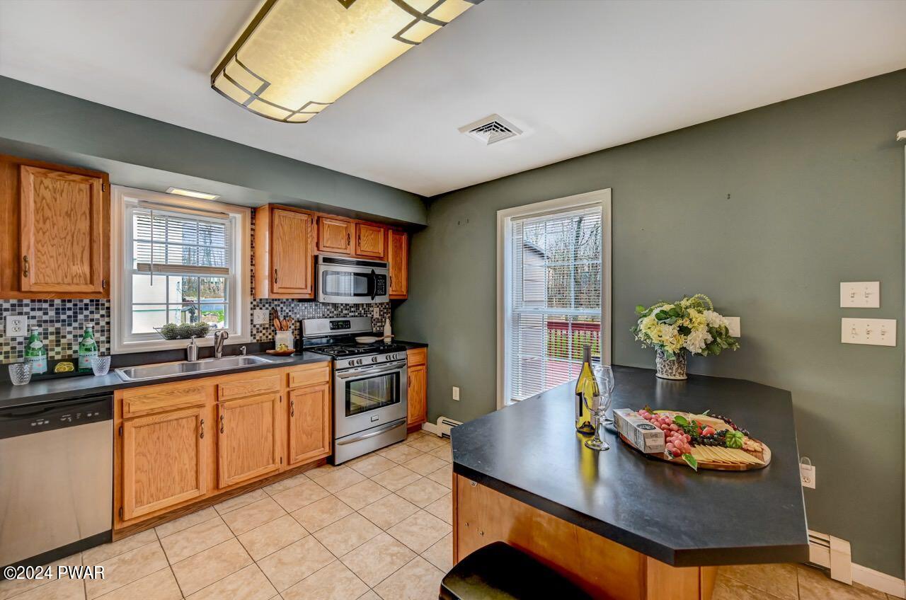 401 Maple Ridge Drive Hawley, PA 18428 - Photo 23 of 78