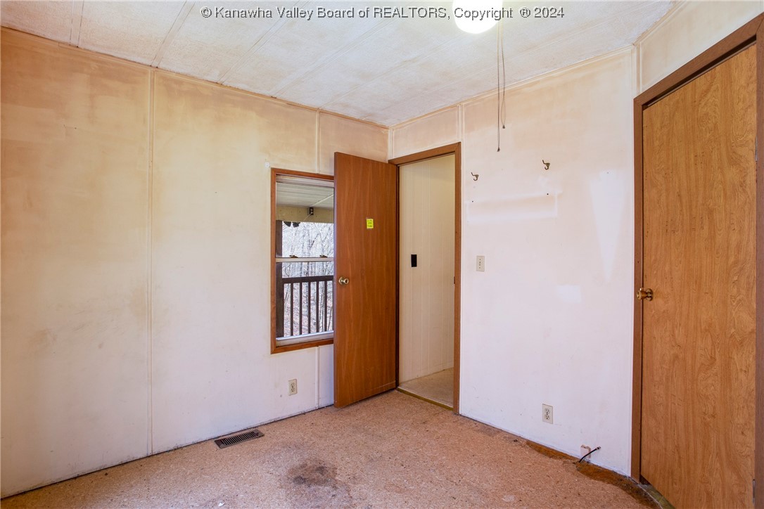 33 Fox Chase Road Alum Creek, WV 25003 - Photo 28 of 29 Gallery Image 28
