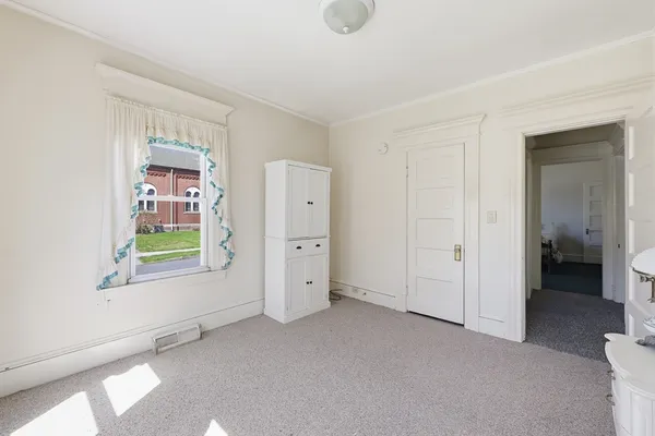 $2,000 | 367 Broadway Street, Unit 1, Chicopee, MA 01020