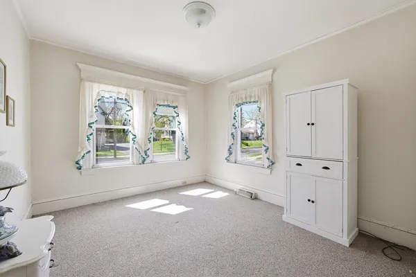 $2,000 | 367 Broadway Street, Unit 1, Chicopee, MA 01020