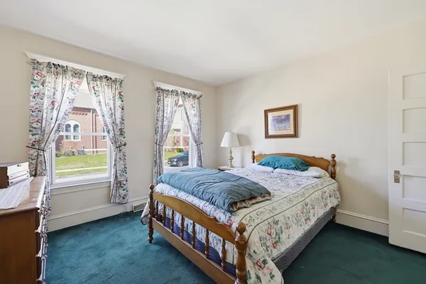 $2,000 | 367 Broadway Street, Unit 1, Chicopee, MA 01020