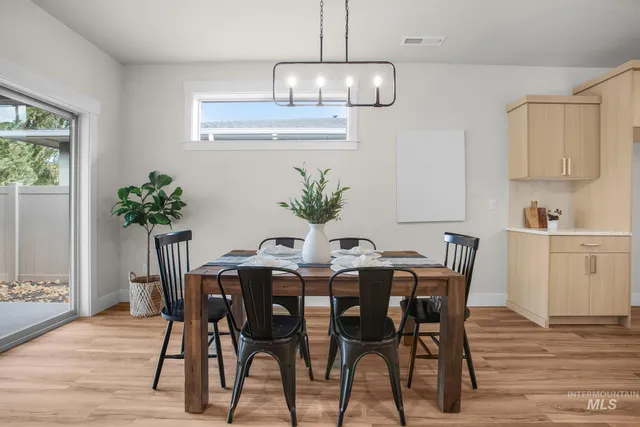 $558,900 | 1696 East Grayson Street, Meridian, ID 83642