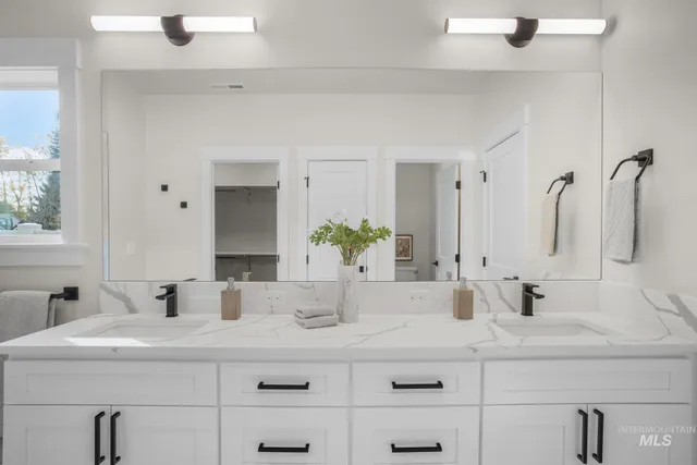 $558,900 | 1696 East Grayson Street, Meridian, ID 83642